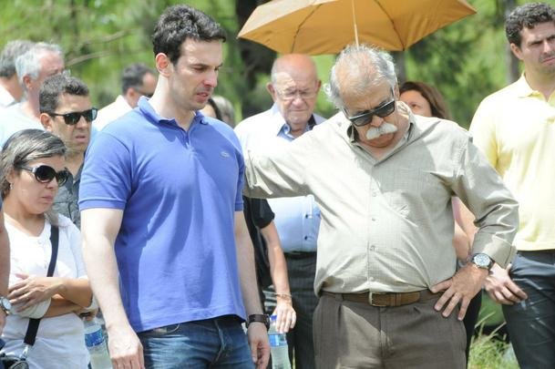 Sepultamento de Carlos Alberto Silva, no Parque da Colina, em BH, recebeu personalidades do esporte