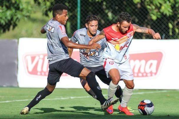 Com gols de Fred e Carlos César, Atlético vence jogo-treino contra Guarani de Divinópolis, na Cidade do Galo, por 2 a 0