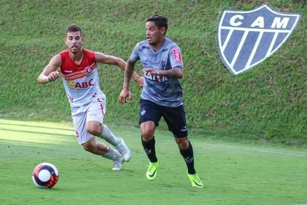 Com gols de Fred e Carlos César, Atlético vence jogo-treino contra Guarani de Divinópolis, na Cidade do Galo, por 2 a 0