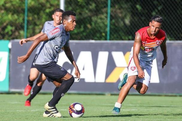 Com gols de Fred e Carlos César, Atlético vence jogo-treino contra Guarani de Divinópolis, na Cidade do Galo, por 2 a 0