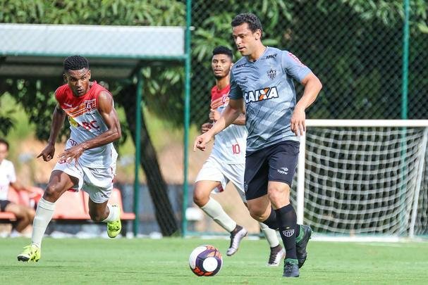 Com gols de Fred e Carlos César, Atlético vence jogo-treino contra Guarani de Divinópolis, na Cidade do Galo, por 2 a 0