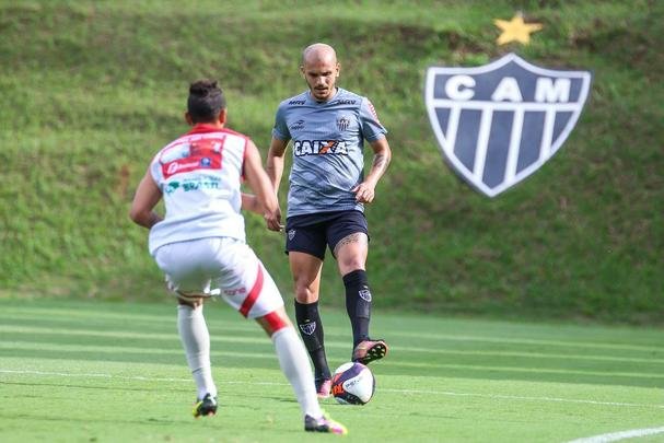 Com gols de Fred e Carlos César, Atlético vence jogo-treino contra Guarani de Divinópolis, na Cidade do Galo, por 2 a 0