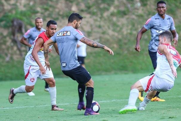 Com gols de Fred e Carlos César, Atlético vence jogo-treino contra Guarani de Divinópolis, na Cidade do Galo, por 2 a 0