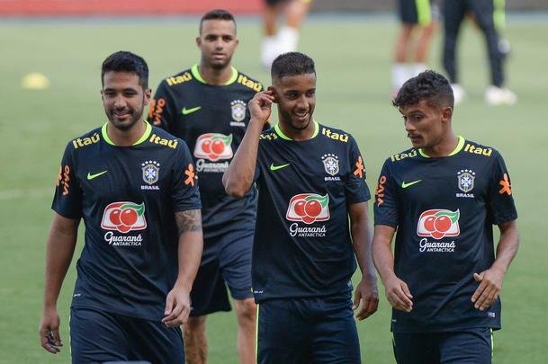 Treino da Seleção Brasileira no Engenhão, no Rio de Janeiro, visando ao Jogo da Amizade