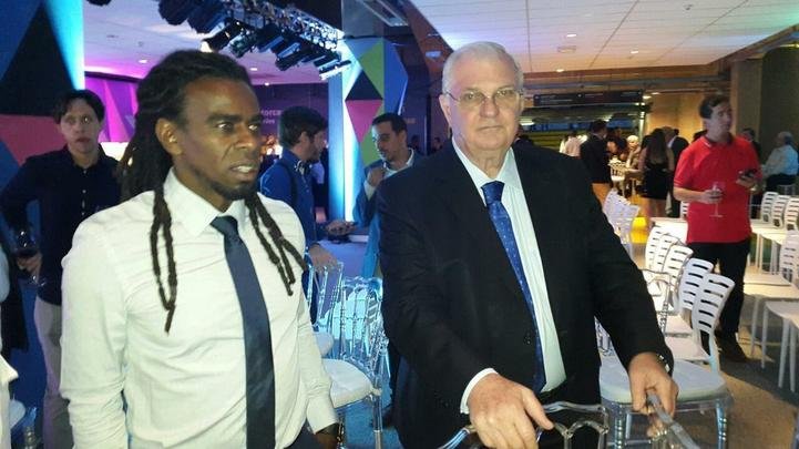 Tinga, gerente de futebol do Cruzeiro, e Gilvan de Pinho Tavares, presidente do clube