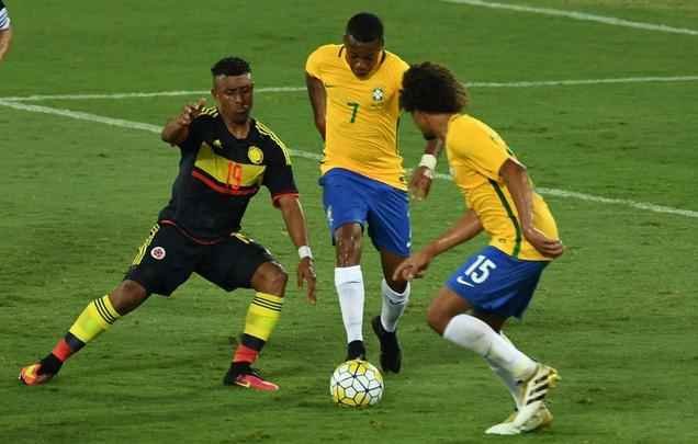 Brasil venceu a Colômbia por 1 a 0, no Engenhão, com renda revertida para Chapecoense