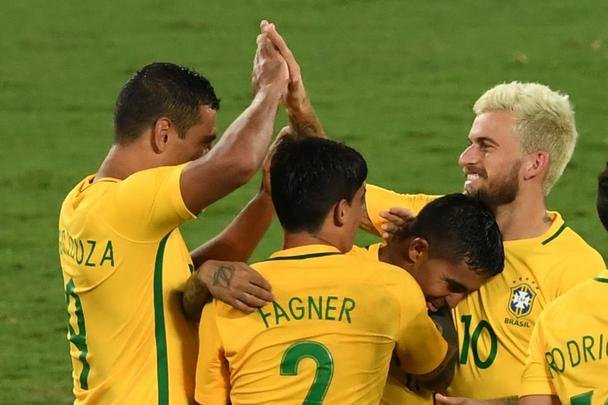Brasil venceu a Colômbia por 1 a 0, no Engenhão, com renda revertida para Chapecoense