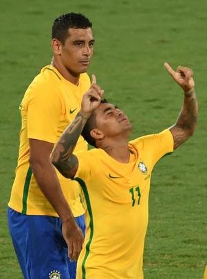 Brasil venceu a Colômbia por 1 a 0, no Engenhão, com renda revertida para Chapecoense