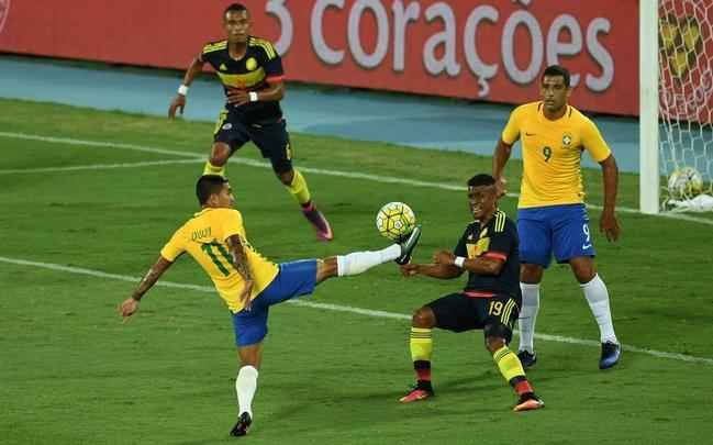 Brasil venceu a Colômbia por 1 a 0, no Engenhão, com renda revertida para Chapecoense