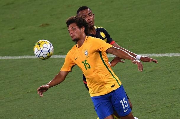 Brasil venceu a Colômbia por 1 a 0, no Engenhão, com renda revertida para Chapecoense