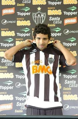Depois de passagem de destaque pelo Cruzeiro, Guilherme foi apresentado como presente de aniversário do Atlético em 2011