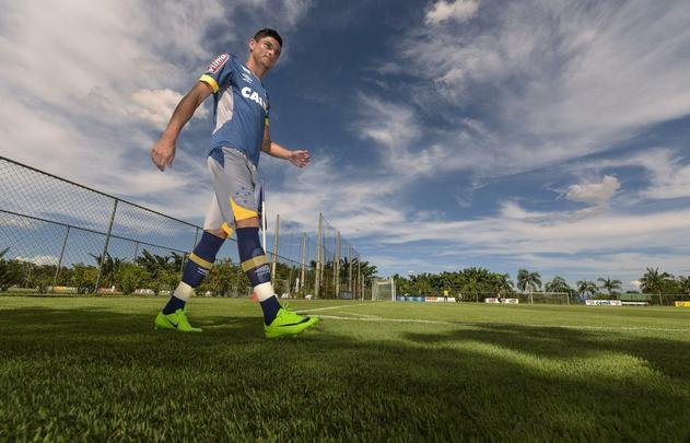 Mano montou a equipe titular para enfrentar o Villa Nova com Rafael; Ezequiel, Lo, Manoel e Diogo Barbosa; Henrique, Ariel Cabral, Arrascaeta, Robinho e Alisson; Rafael Sobis