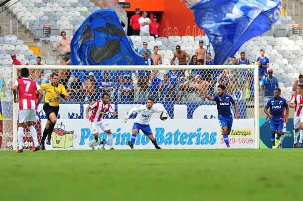 Fotos de Villa Nova x Cruzeiro, no Mineiro, pela 1 rodada do Campeonato Mineiro