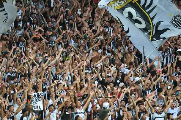 Torcida do Galo cantou muito e fez bonita festa no clssico contra o Cruzeiro pela Primeira Liga
