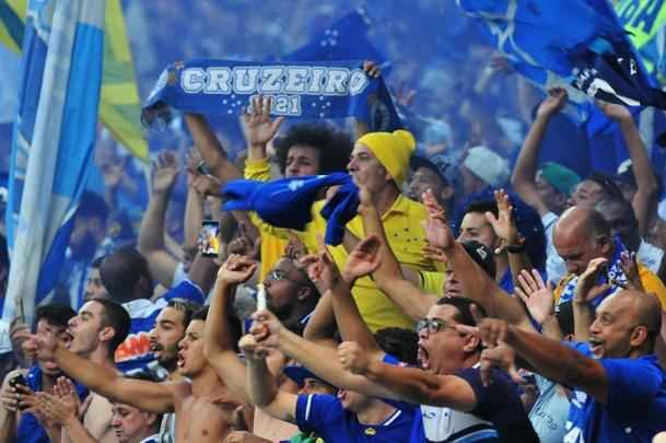 Torcida do Cruzeiro fez bonita festa em clssico contra o Atltico, pela Primeira Liga, no Mineiro