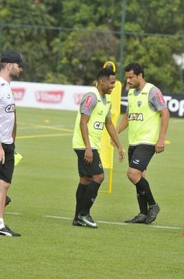 Volante Elias participou nesta quinta-feira do seu primeiro treino como jogador do Atltico. Roger Machado comandou uma atividade com bola utilizando atletas que no jogaram ou atuaram pouco diante do Cruzeiro