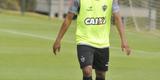 Volante Elias participou nesta quinta-feira do seu primeiro treino como jogador do Atltico. Roger Machado comandou uma atividade com bola utilizando atletas que no jogaram ou atuaram pouco diante do Cruzeiro