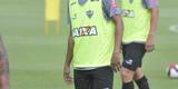 Volante Elias participou nesta quinta-feira do seu primeiro treino como jogador do Atltico. Roger Machado comandou uma atividade com bola utilizando atletas que no jogaram ou atuaram pouco diante do Cruzeiro