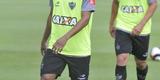 Volante Elias participou nesta quinta-feira do seu primeiro treino como jogador do Atltico. Roger Machado comandou uma atividade com bola utilizando atletas que no jogaram ou atuaram pouco diante do Cruzeiro
