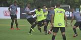 Volante Elias participou nesta quinta-feira do seu primeiro treino como jogador do Atltico. Roger Machado comandou uma atividade com bola utilizando atletas que no jogaram ou atuaram pouco diante do Cruzeiro