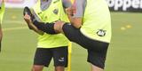 Volante Elias participou nesta quinta-feira do seu primeiro treino como jogador do Atltico. Roger Machado comandou uma atividade com bola utilizando atletas que no jogaram ou atuaram pouco diante do Cruzeiro