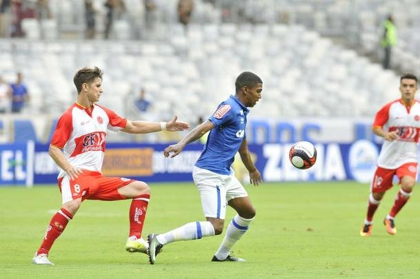 Imagens do jogo entre Cruzeiro e Tricordiano, pelo Campeonato Mineiro, no Mineiro