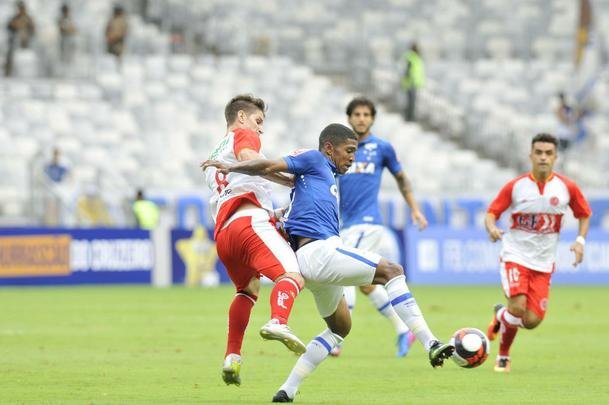 Imagens do jogo entre Cruzeiro e Tricordiano, pelo Campeonato Mineiro, no Mineiro