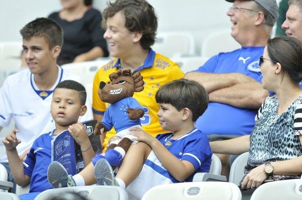 Fotos da torcida no jogo entre Cruzeiro e Tricordiano, pelo Campeonato Mineiro