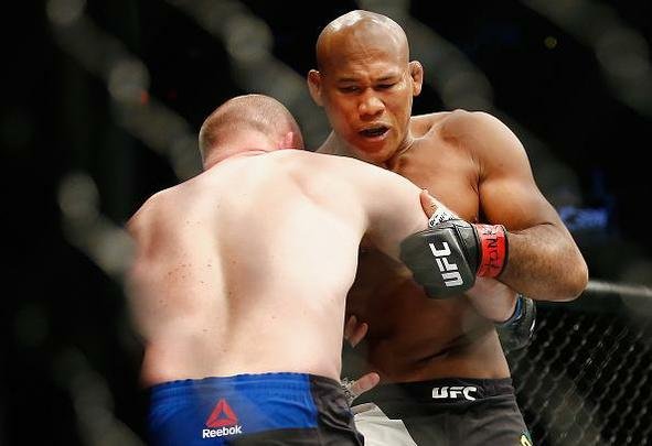 Ronaldo Jacaré venceu Tim Boetsch por finalização (kimura) no 1º round