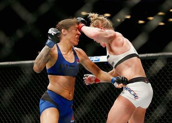 Germaine de Randamie venceu Holly Holm por decisão unânime