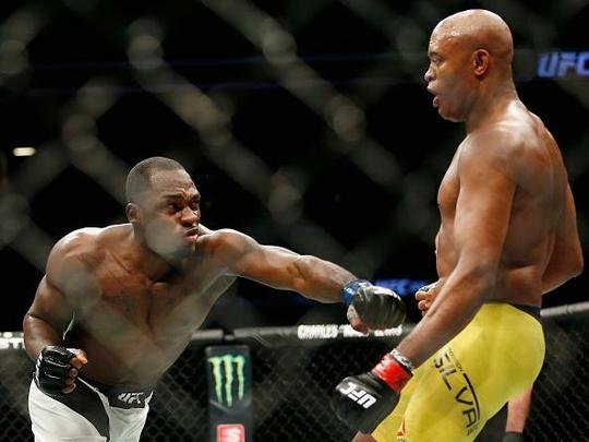 Anderson Silva vence Derek Brunson na luta coprincipal do UFC 208, por deciso unnime dos juzes, e volta a vencer depois de mais de quatro anos 