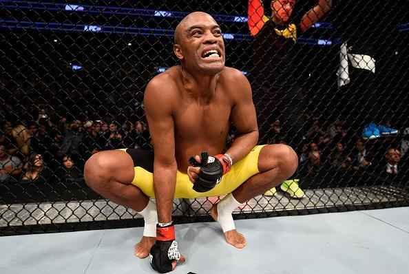 Anderson Silva vence Derek Brunson na luta coprincipal do UFC 208, por deciso unnime dos juzes, e volta a vencer depois de mais de quatro anos 