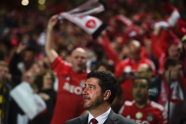 Grego Konstantinos Mitroglou marcou o gol da vitria do Benfica sobre o Borussia em Lisboa