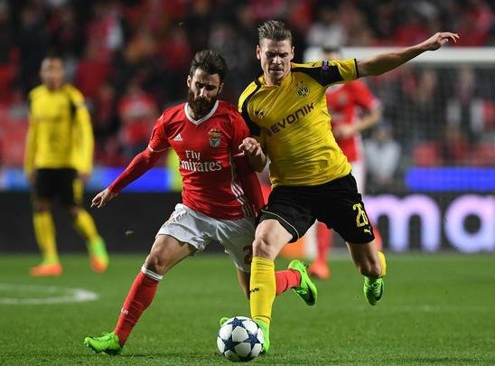 Grego Konstantinos Mitroglou marcou o gol da vitria do Benfica sobre o Borussia em Lisboa