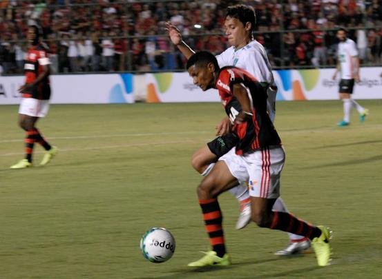 Flamengo e Amrica jogaram no Bezerro, no Distrito Federal, pela Primeira Liga