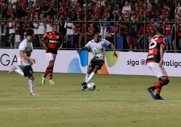 Flamengo e Amrica jogaram no Bezerro, no Distrito Federal, pela Primeira Liga