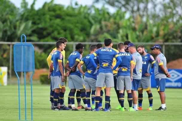 Imagens do ltimo treino do Cruzeiro antes do duelo contra o So Francisco-PA
