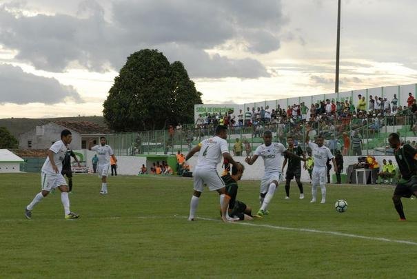 Imagens da partida entre Murici-AL e Amrica, em Alagoas, pela segunda fase da Copa do Brasil