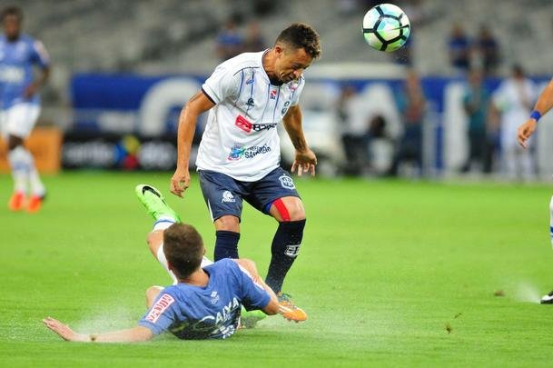 Imagens do jogo entre Cruzeiro e So Fransciso-PA, pela Copa do Brasil, no Mineiro