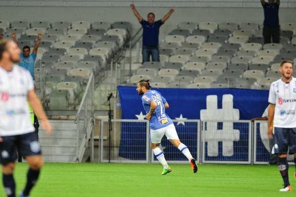 Imagens do jogo entre Cruzeiro e So Fransciso-PA, pela Copa do Brasil, no Mineiro