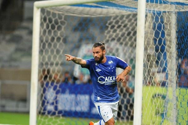 Imagens do jogo entre Cruzeiro e So Fransciso-PA, pela Copa do Brasil, no Mineiro