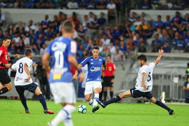 Imagens do jogo entre Cruzeiro e So Francisco-PA, pela Copa do Brasil, no Mineiro