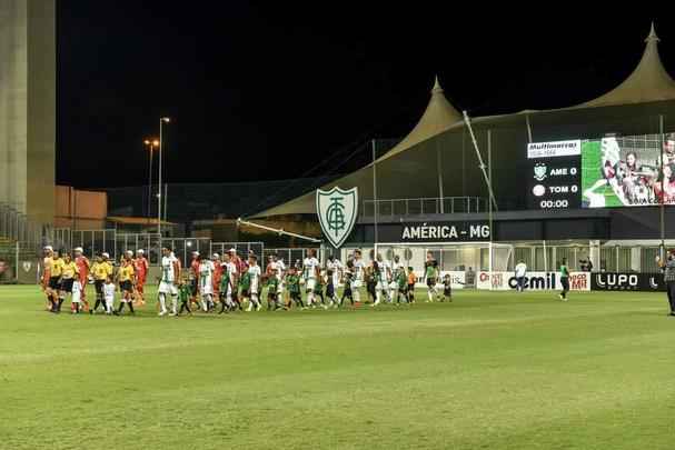 Imagens da partida entre Amrica e Tombense, no Independncia, pelo Campeonato Mineiro