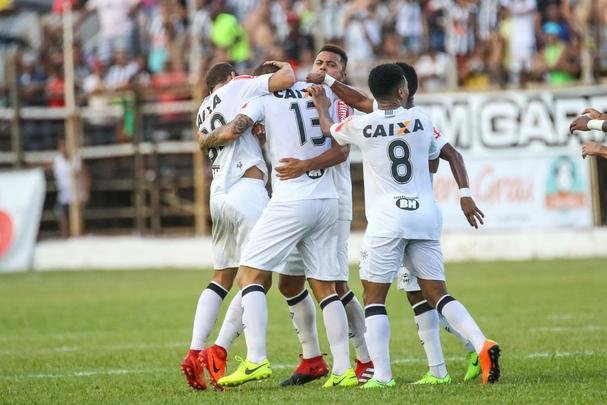 Atltico vence Democrata por 3 a 2, em Governador Valadares, e mantm liderana do Mineiro