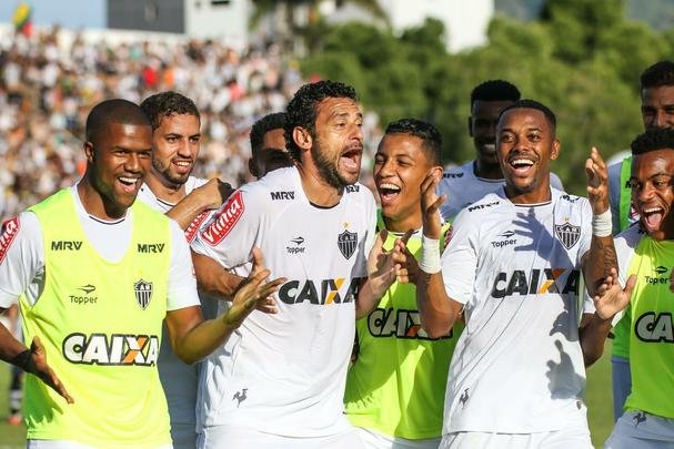 Atltico vence Democrata por 3 a 2, em Governador Valadares, e mantm liderana do Mineiro