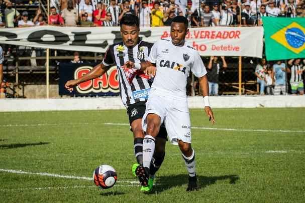 Atltico vence Democrata por 3 a 2, em Governador Valadares, e mantm liderana do Mineiro