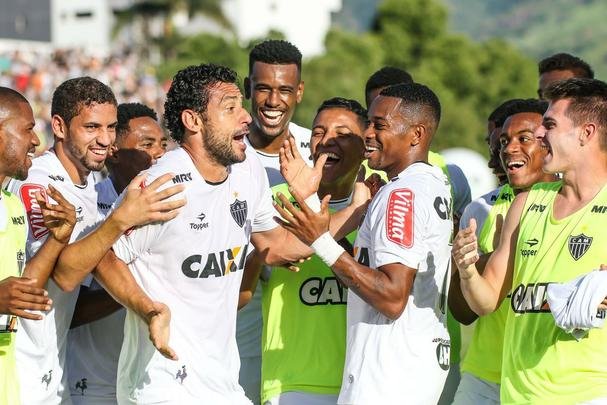 Atltico vence Democrata por 3 a 2, em Governador Valadares, e mantm liderana do Mineiro