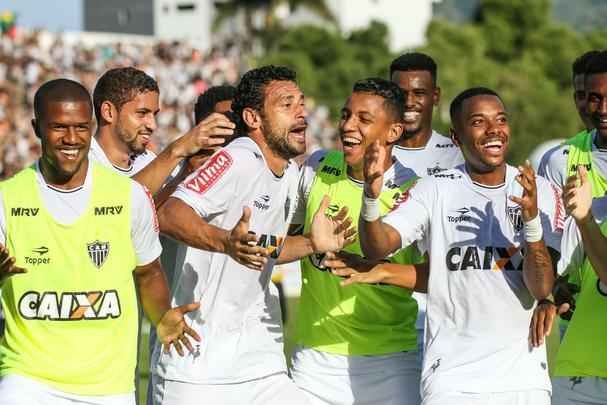 Atltico vence Democrata por 3 a 2, em Governador Valadares, e mantm liderana do Mineiro