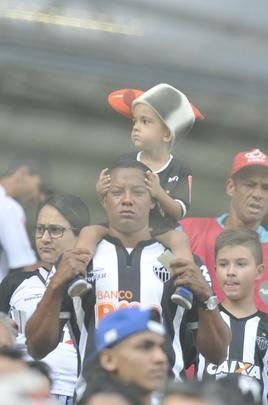 Confira as fotos do jogo entre Atltico x Villa Nova