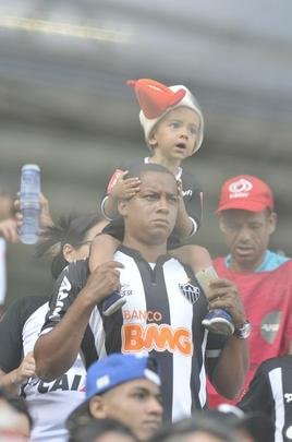 Confira as fotos do jogo entre Atltico x Villa Nova